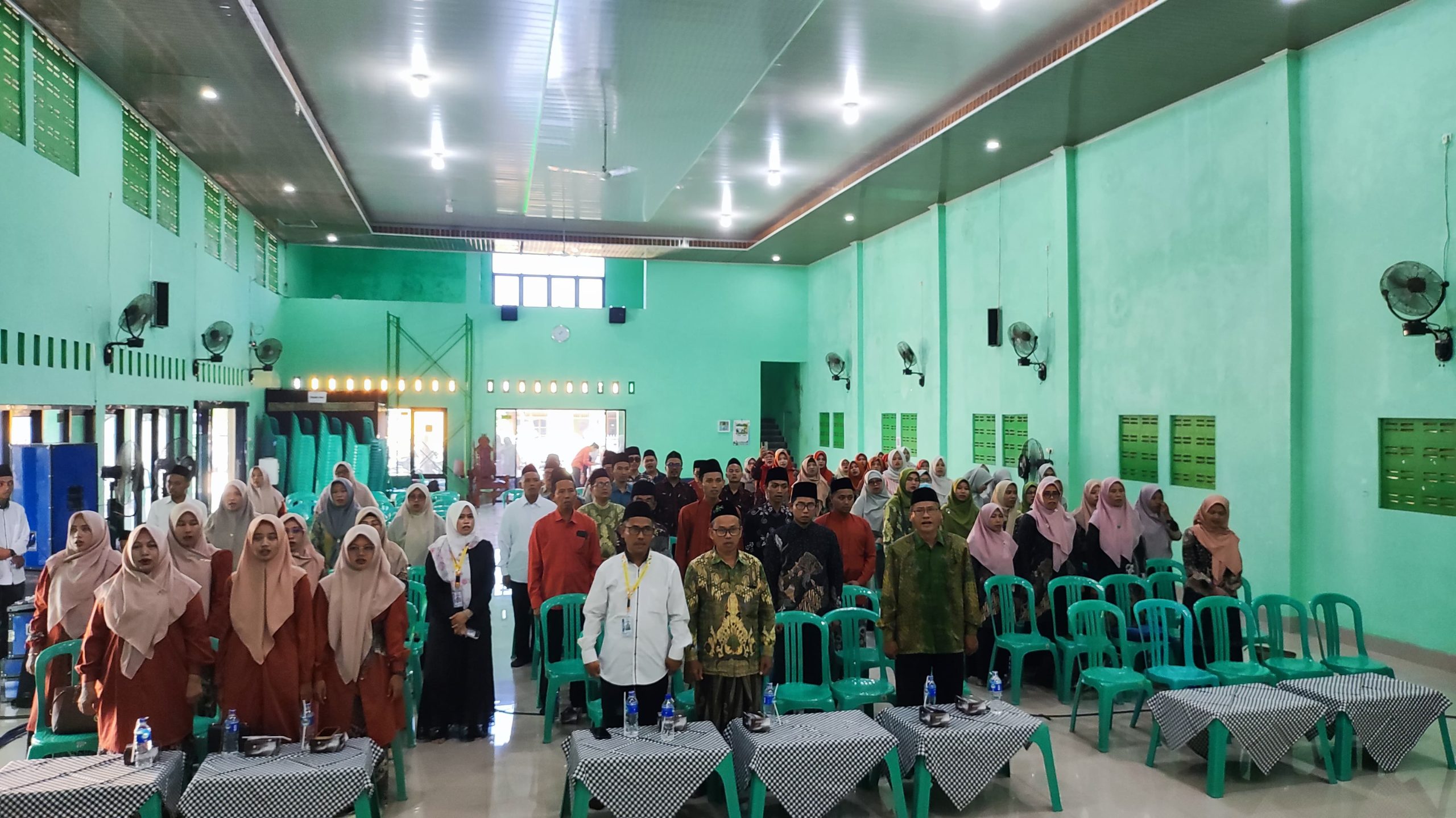 Foto Bersama Dewan Guru Kecamatan Tayu - Gunungwungkal